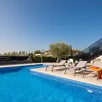 Old Olive Iii - Heated Pool - By Vivi Rent 빌라 보드냔