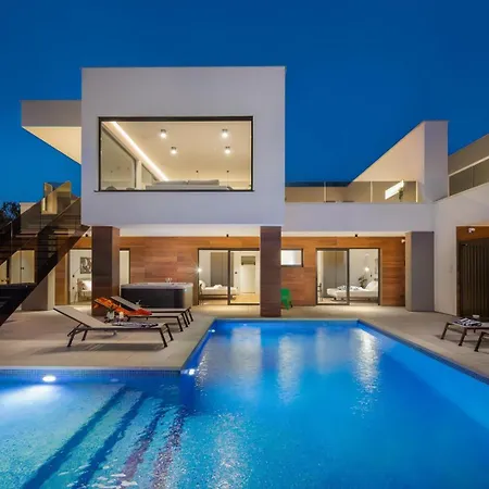 Old Olive Iii By Vivi Rent *