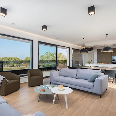 Villa Old Olive Iii By Vivi Rent *