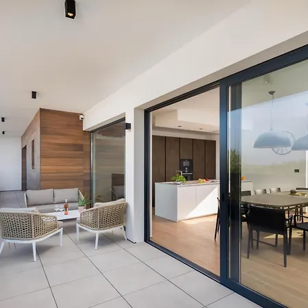 Villa Old Olive Iii By Vivi Rent