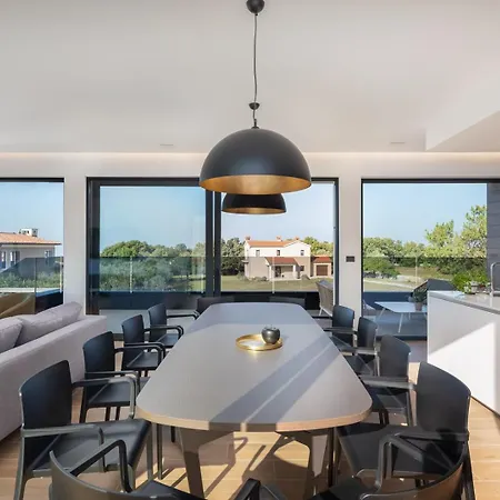 Old Olive Iii By Vivi Rent * Vodnjan