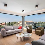 Old Olive Iii - Heated Pool - By Vivi Rent