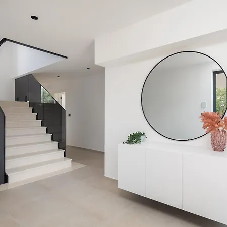 Old Olive Iii By Vivi Rent Villa *