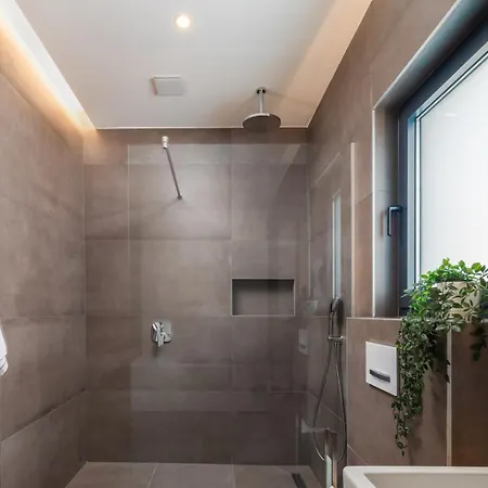 Old Olive Iii By Vivi Rent Villa *