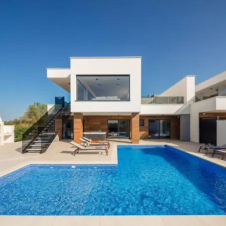 Old Olive Iii - Heated Pool - By Vivi Rent Vodnjan